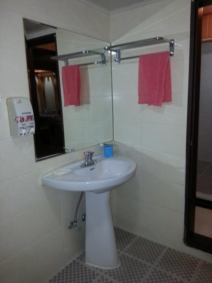 بوسان Alibaba Motel الغرفة الصورة