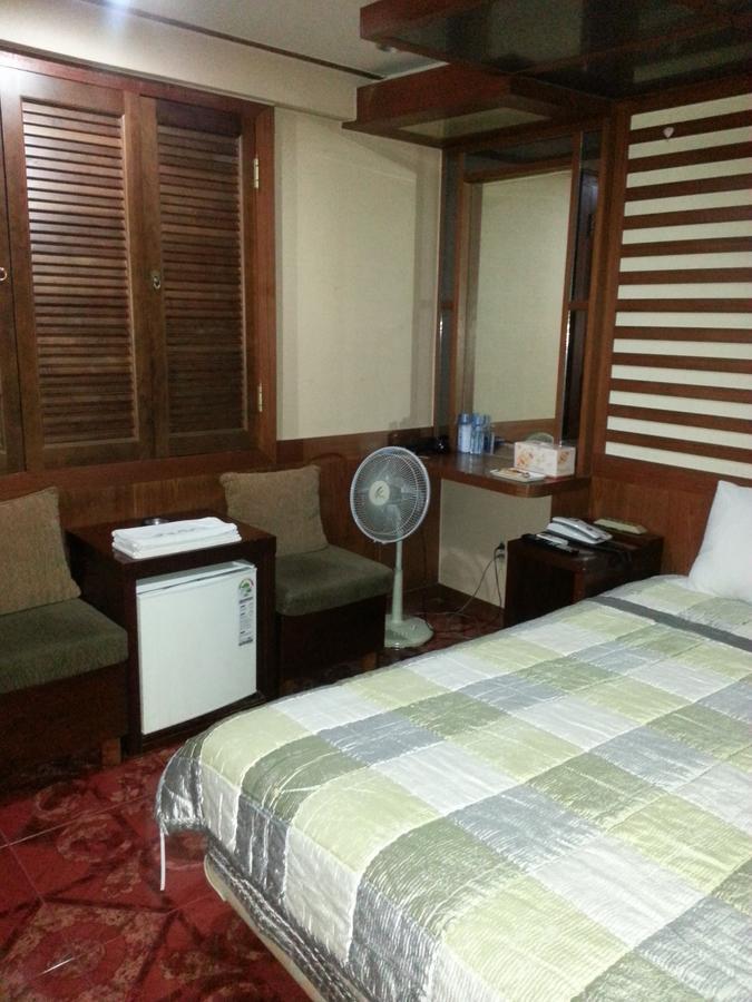 بوسان Alibaba Motel الغرفة الصورة
